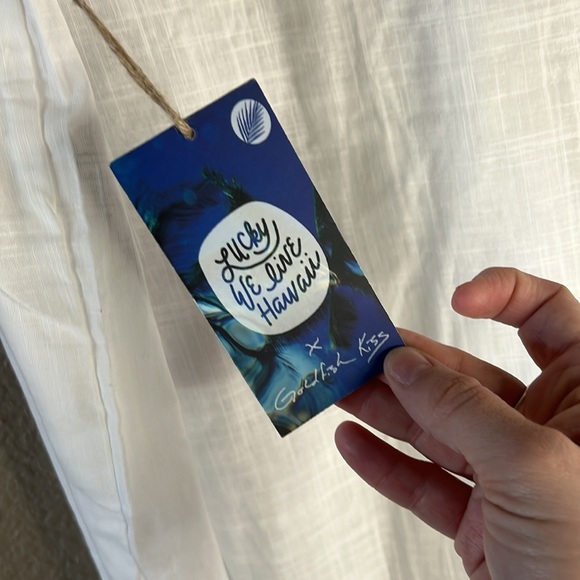 Lucky We Live in Hawaii x Goldfish Kiss Button Down Top - Picture 6 of 9